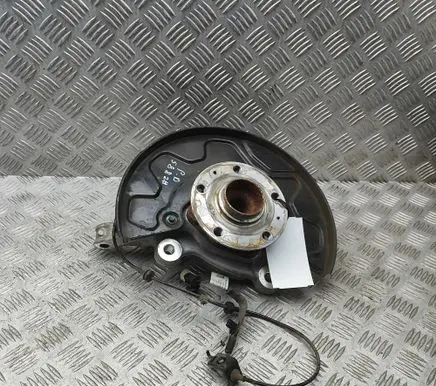 MG MG4 ev Front wheel hub P6589901