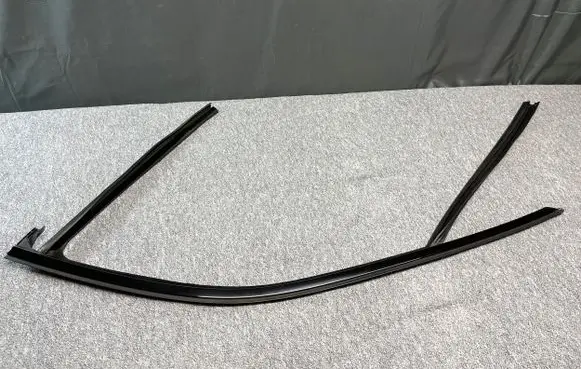 BMW X6 G06 Rubber seal front door (on door) 7437772 743771 16506310