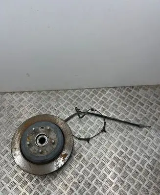 Jeep Grand Cherokee Rear wheel hub