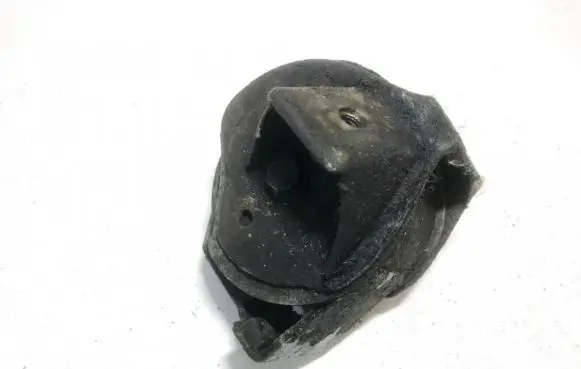 Volkswagen PASSAT B3 Engine mount bracket