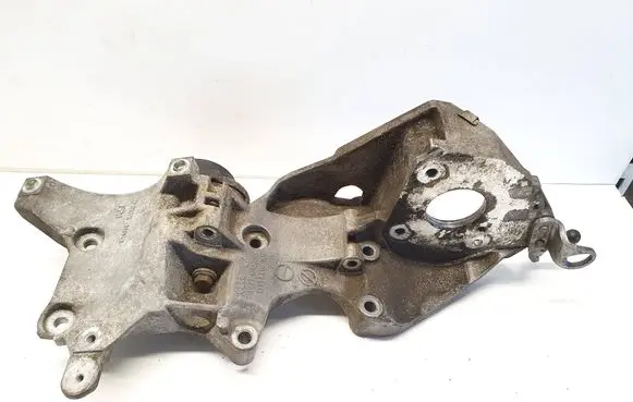 Volkswagen PASSAT B7 Engine mounting bracket 03L903143Q