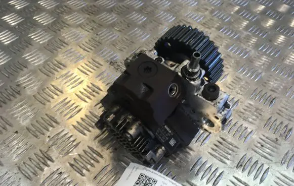 Opel Astra H Fuel injection high pressure pump 0445010086
