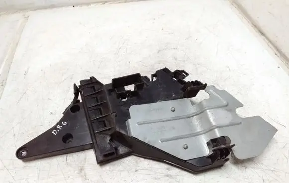 Rear door exterior handle/bracket