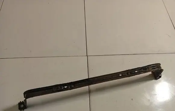 Volvo V50 Fuel tank mounting bracket