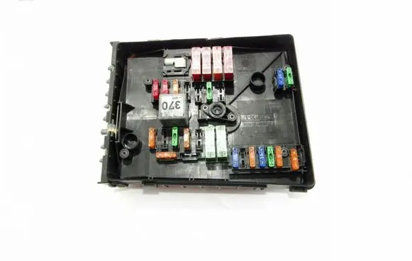 Skoda Octavia Mk2 (1Z) Fuse module 017181301