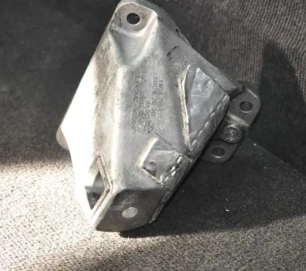 BMW 5 F10 F11 Engine mounting bracket 7368136795958