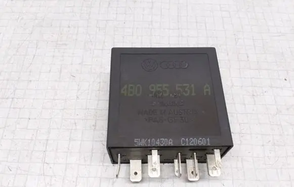 Audi A4 S4 B5 8D Window wiper relay 4B0955531A 5WK10430A