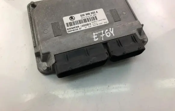 Skoda Fabia Mk1 (6Y) Engine control unit/module ECU 03E906033A