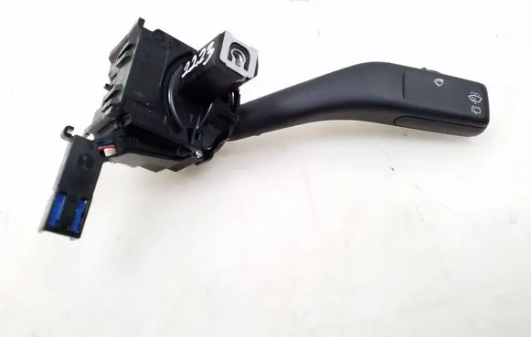 Volkswagen Golf V Wiper turn signal indicator stalk/switch 