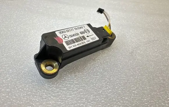 Mercedes-Benz CLK A209 C209 Airbag deployment crash/impact sensor 0018204426 004509 0003021771903427