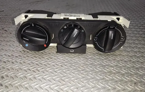 Volkswagen Polo IV 9N3 Climate control unit 6Q0819045T
