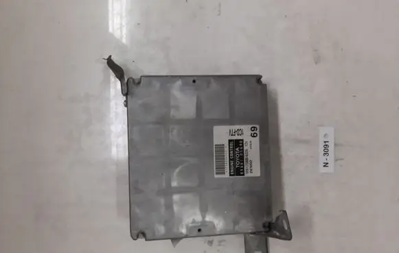 Toyota Avensis T250 Engine control unit/module 8966105690