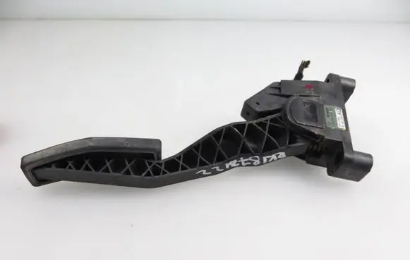 Opel Zafira A Accelerator throttle pedal 90581208AQ 0281002298