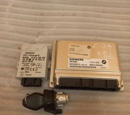 BMW 5 E39 Engine control unit/module 7511570 5WK90012