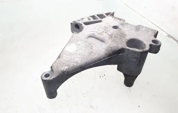 Volkswagen Touran I Engine mounting bracket 06F199207Q