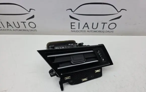 Dashboard side air vent grill/cover trim