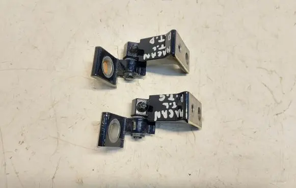 Porsche Macan (95B) Rear door lower hinge PORMAC