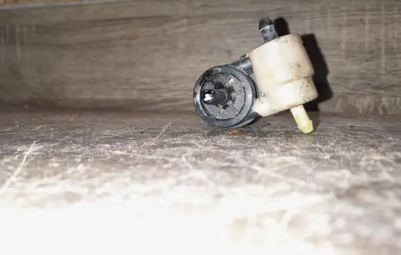 Opel Astra G Windscreen/windshield washer pump