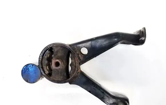 Mitsubishi Grandis Engine mounting bracket mr594385