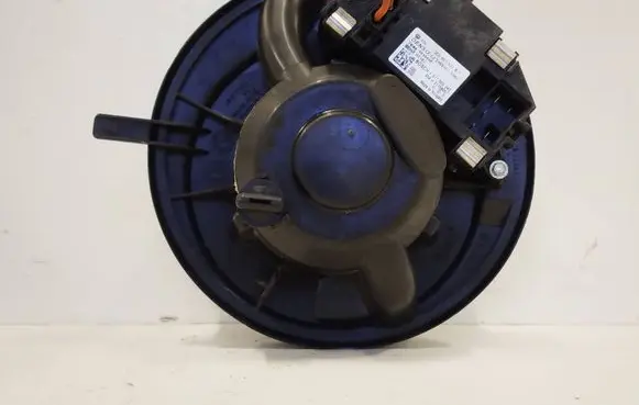 Volkswagen Touran I Heater blower motor/fan resistor 3C0907521B 994044P 2468105382