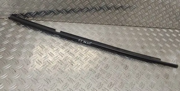 Toyota Yaris Rear door glass trim molding