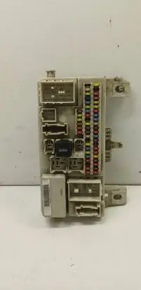 Ford Focus Fuse module M5T14A073 4M5T14014 4T65721