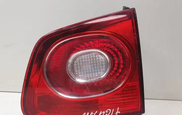 Volkswagen Tiguan Tailgate rear/tail lights 5N0945094C
