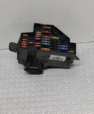 Volkswagen Golf VI Fuse module 1K1941824