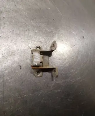 Suzuki Grand Vitara II Loading door upper hinge 
