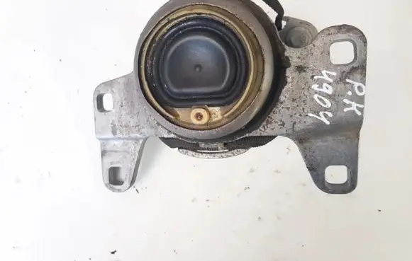 Volvo V40 Engine mount bracket 326f11
