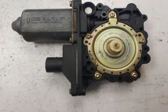 Audi A3 S3 8L Front door window regulator motor 8L4959801C