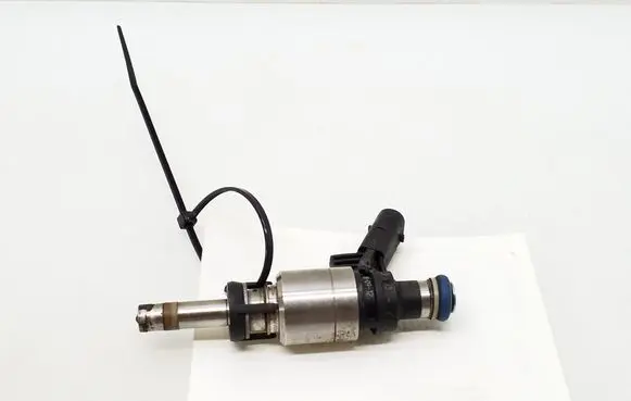 Audi A4 S4 B8 8K Fuel injector 06H906036G