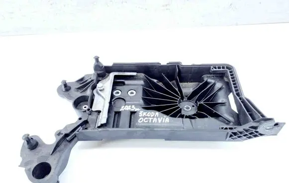 Skoda Octavia Mk4 Battery bracket 5WA915331B