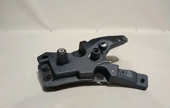 Volvo XC60 Fender mounting bracket 32288928