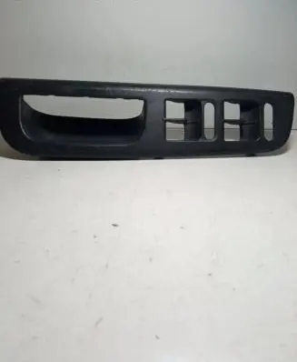 Volkswagen PASSAT B5.5 Front door window switch trim 3B2867172E