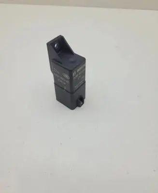 Jaguar XE Glow plug pre-heat relay FX23189E2AC 0281003123