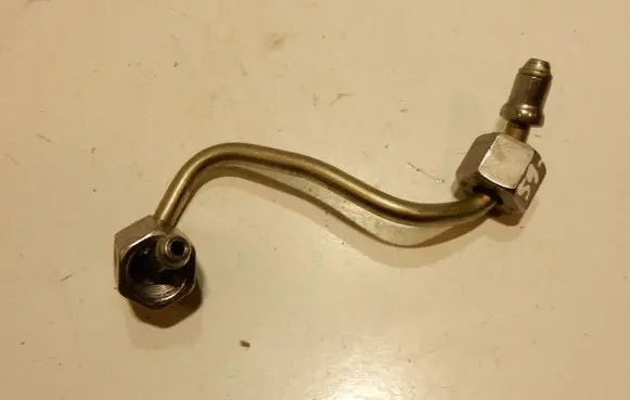 BMW 5 F10 F11 Fuel injector supply line/pipe 11209 59257