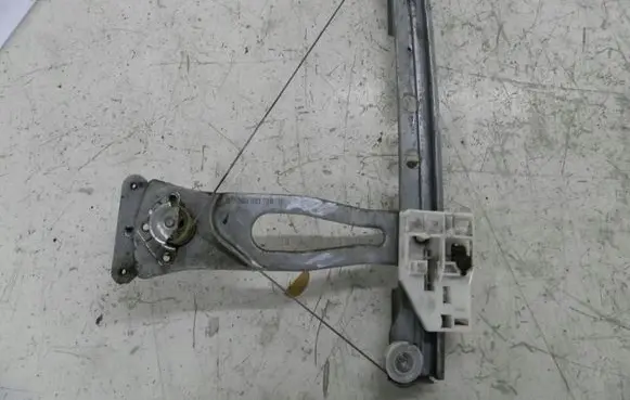 Citroen C3 Rear door manual window regulator 963981748