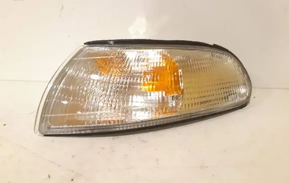 Mazda 626 Front indicator light