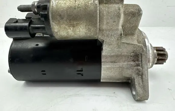 Volkswagen Golf VI Starter motor 02E911024A
