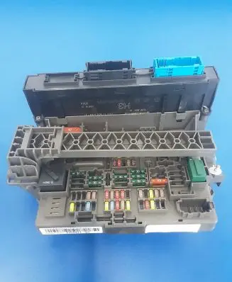 BMW Z4 E89 Fuse box set 915497104 9154971