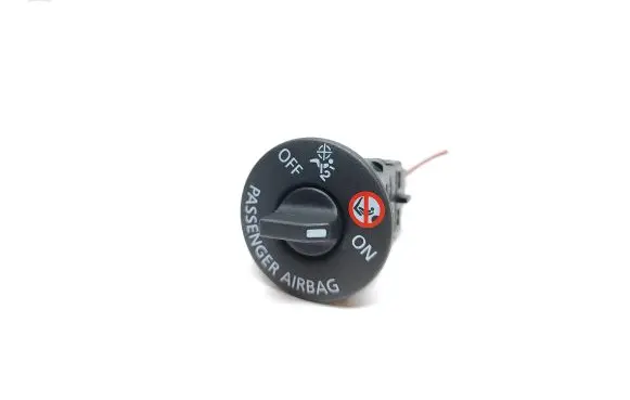 Passenger airbag on/off switch