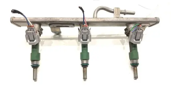 Dacia Sandero Fuel main line pipe 