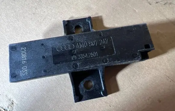 Porsche Taycan 9J1 Keyless (KESSY) go control unit/module 4M0907247 33542501