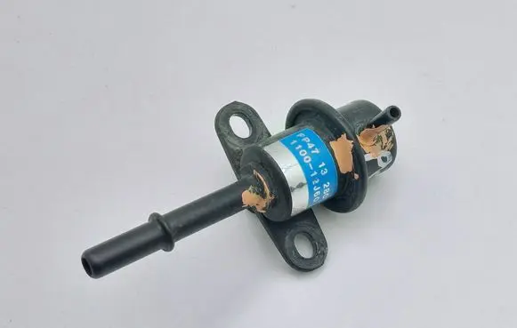 Mazda Premacy Fuel pressure regulator 110012J60 FP4713280