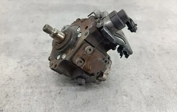 Peugeot 308 Fuel injection high pressure pump