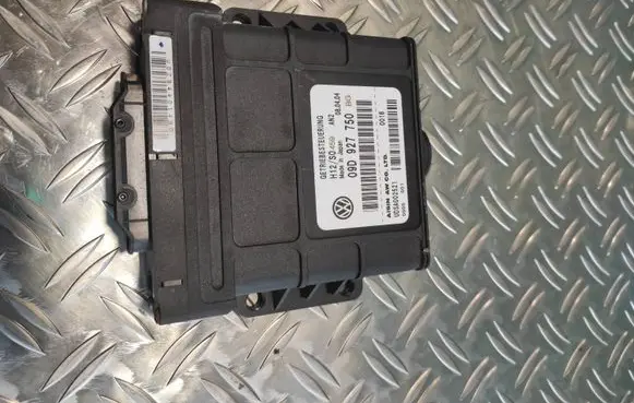 Volkswagen Touareg I Transfer box differential control unit 09D927750BG H12S0459 UDSA002521