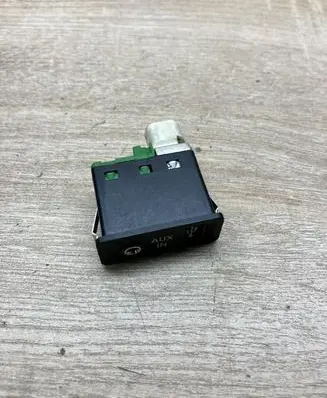 BMW 7 F01 F02 F03 F04 AUX in-socket connector 9129652