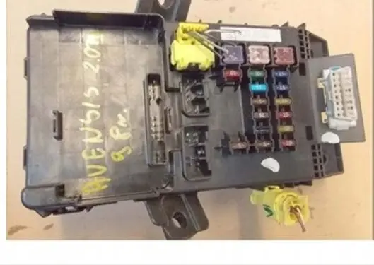 Toyota Avensis T220 Fuse module
