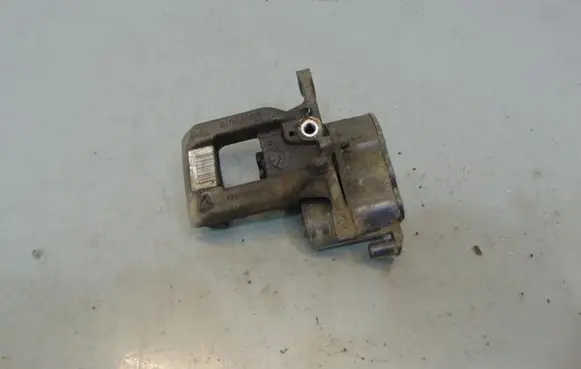 Peugeot 3008 II Front brake caliper